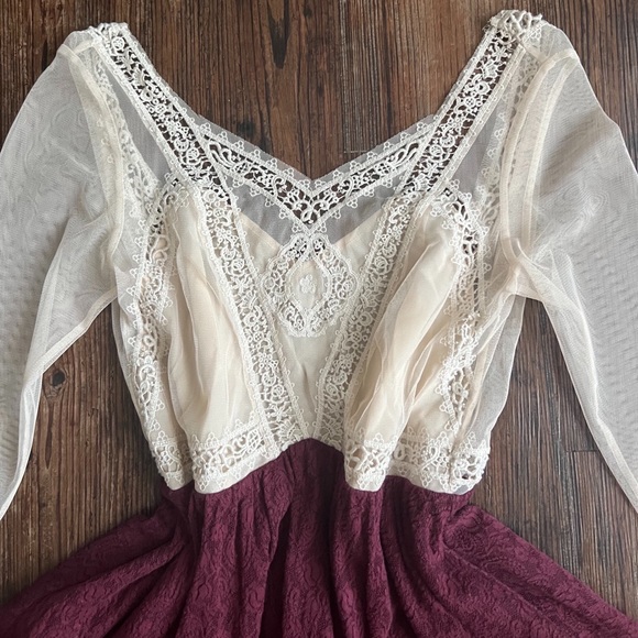 Free People Cream Lace Embroidered Burgundy Long Sleeve Dress - RARE - Picture 3 of 5